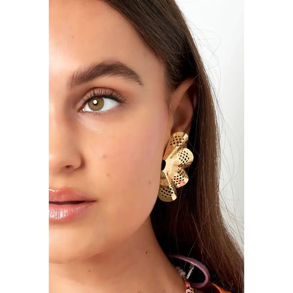 Half flower pendant earrings